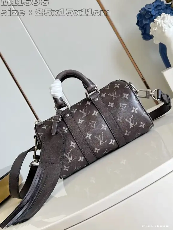 Official oldcobbler BANDOULIÈRE VUITTON KEEPALL 25 LOUIS 0519